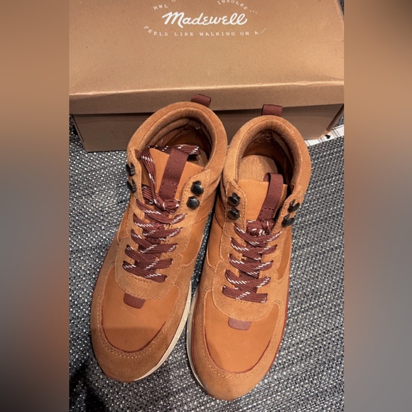 High-top kickoff trainer sneaker in suede. - Picture 2 of 7